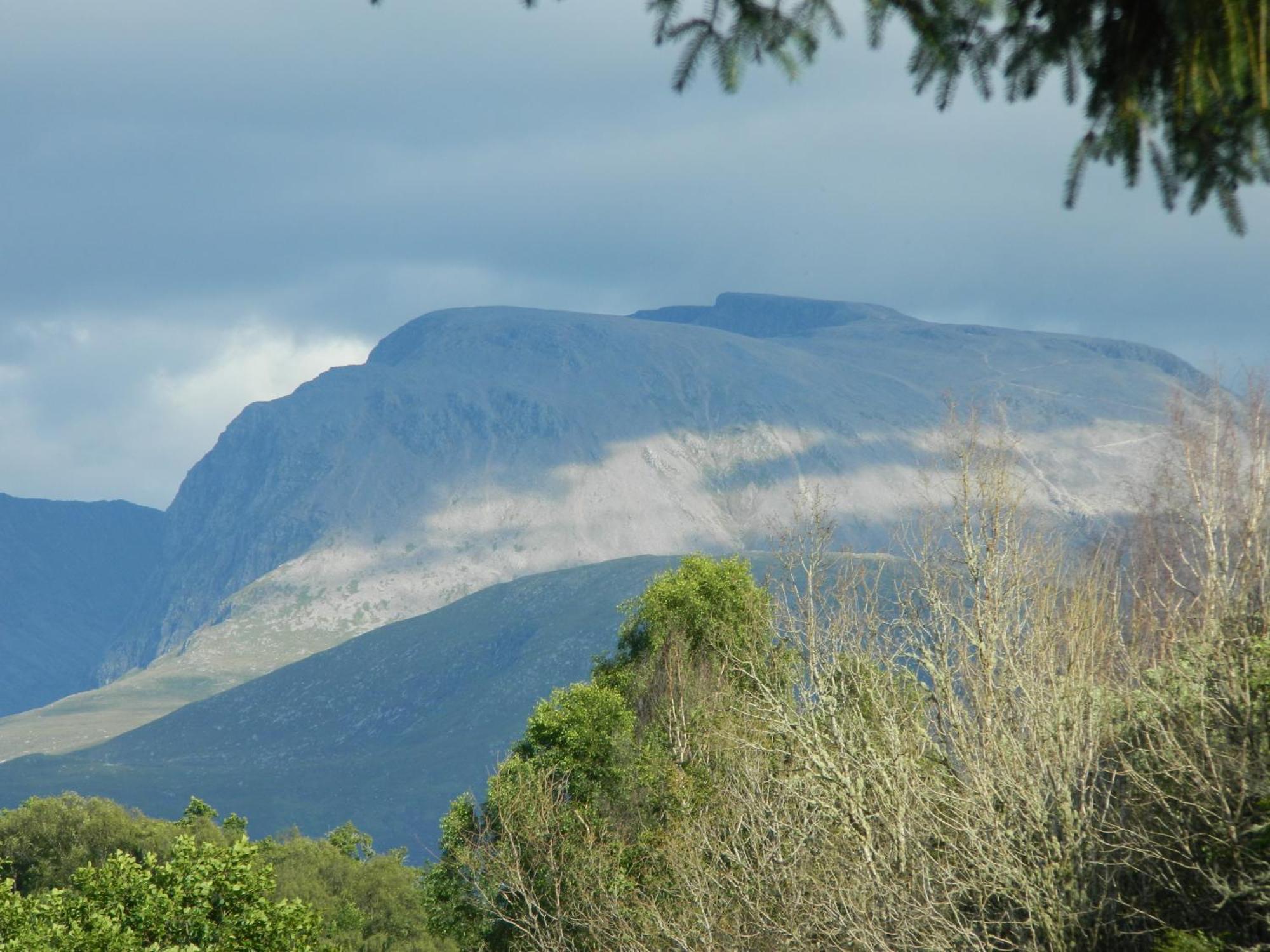 Tom Beag - Ben Nevis View Rooms Fort William Esterno foto